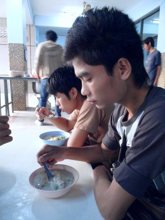 อาหารเช้าครับบบ :umh: :umh: :umh: :umh: