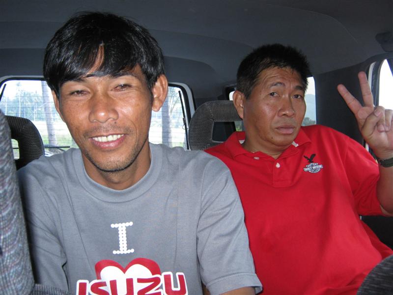 พี่คมสันต์กะพี่แจวมาแระไปเอาเรือลงกันดีกว่า :grin: