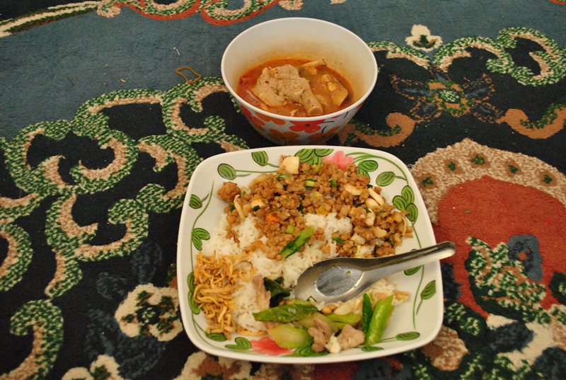 ชุดนี้ของผมเอง  จัดหนักเลย  อร่อย!!!!!!