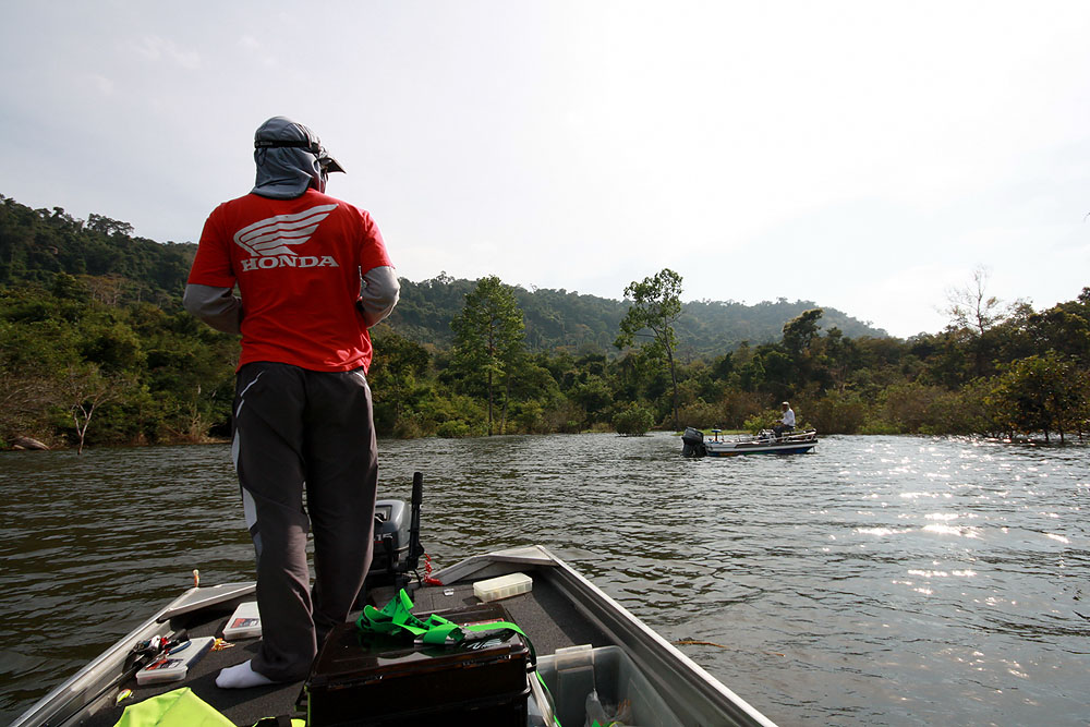 ไม่นานนักก็เห็นเรือของป๋าเหนาะแล่