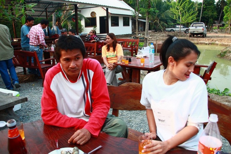 นี่เลยเจ้าของกระพงที่เรากินงานนี้.