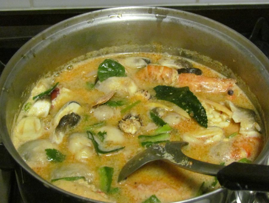 กุ้งแม่น้ำ จากเจ้าพระยา  ต้มยำ  :umh: :umh: :umh:
