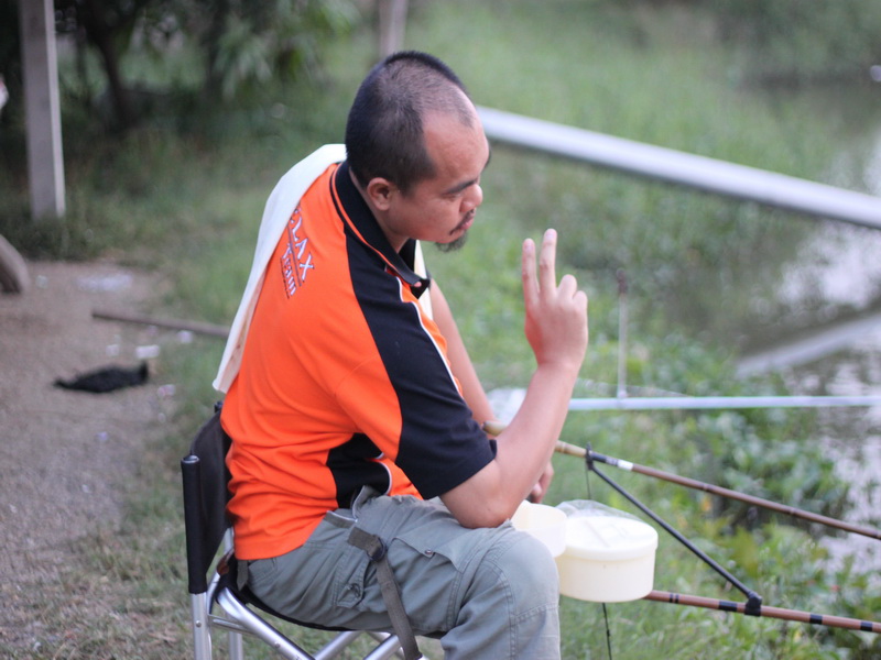 น้าชัยกำลังหัดหลิว สู้โว้ยยยย...!!!  :laughing: :laughing: :laughing: :cheer: :cheer: :cheer: