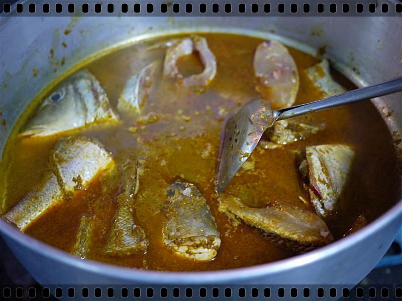 หมูสี..อ้ายโซ๊ะ..ตะมะ...แปรสภาพเป็นแกงป่า..


[q][i]อ้างถึง: ใบตอง posted: 20-01-2554, 17:40:08[/
