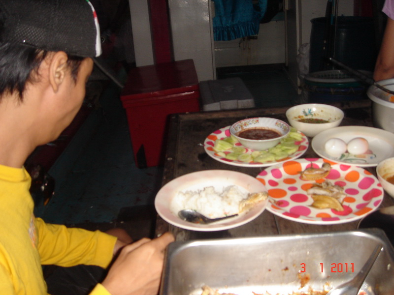 กินอิ่มคนสุดท้าย  ตอนเค้ากินกันก็น