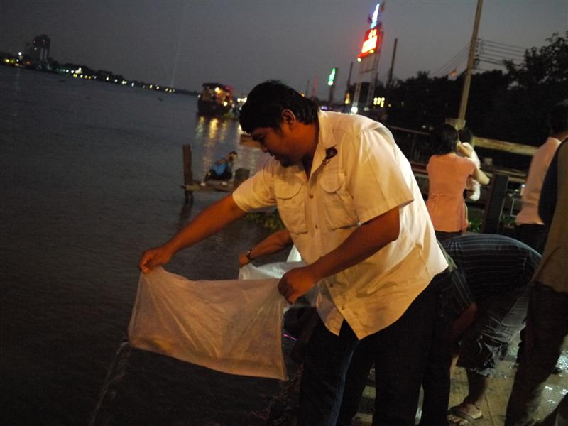  [b]ในสิ่งที่ตัวเอง..กำลังทำอยู่...[/b] :flag: