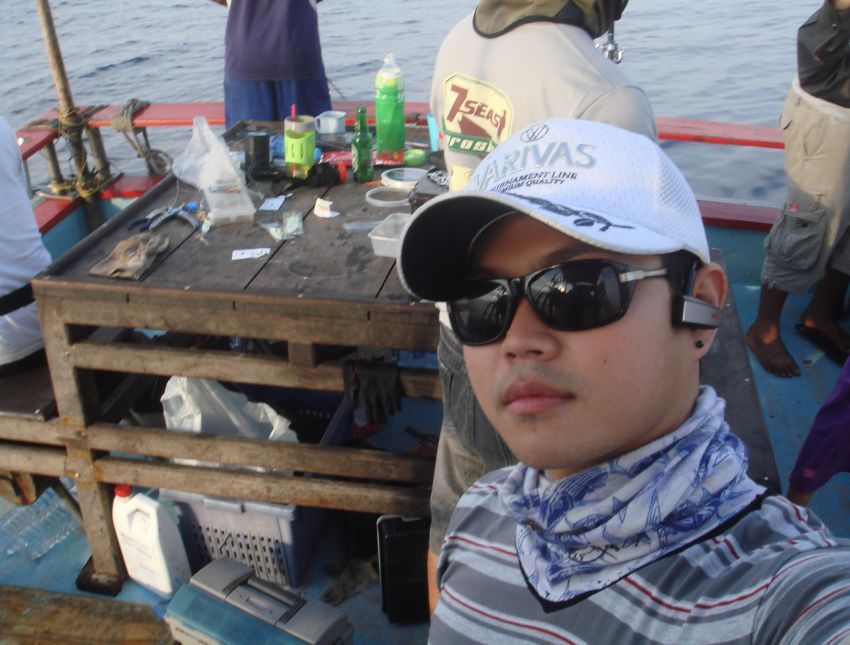 น้องกบปลากินดี...จนต้องนั่งพัก