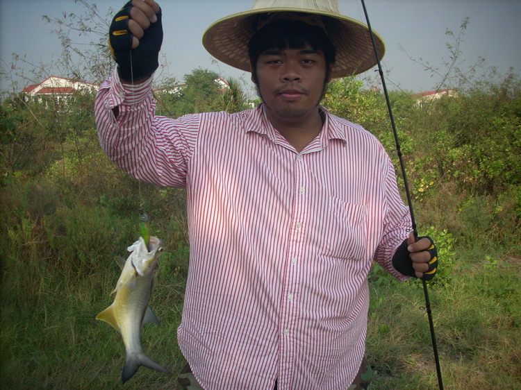 น้อง หมู เบ็ด อ้อมใหญ่ ว่างเว้น จากเ