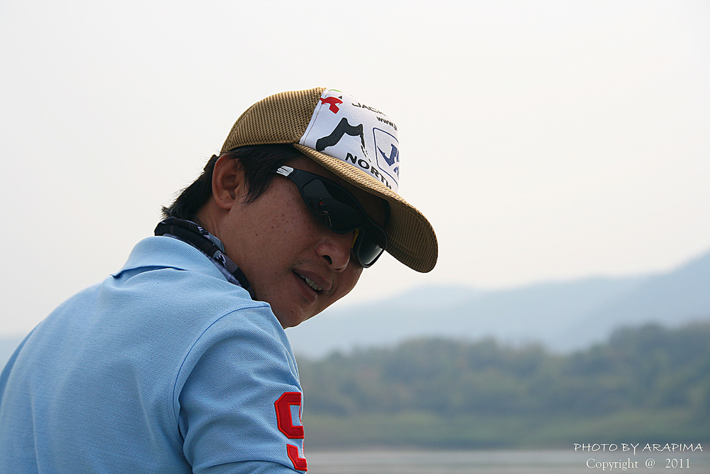 
 :grin: :grin:  อีโจ๊ก นี่ก้อคว้ากล้องขึ้นมายิงตรูจัง..............อ๊ะๆๆๆๆเอาให้หล่อๆนะเฟร้ย   :la