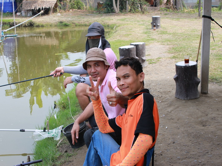น้าสัน น้าพงษ์ น้าชัย   หลิวมือใหม่   :laughing: :laughing: :laughing: :laughing: :cheer: