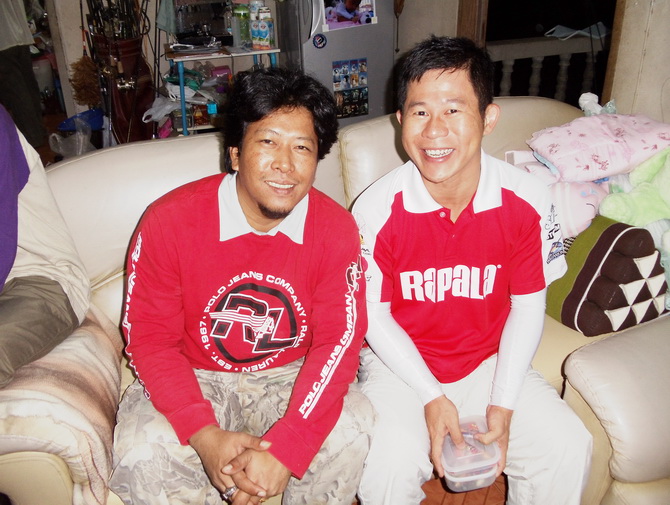 ถ่ายรูปคู่กับเทสเตอร์ซะหน่อย....เพื่อได้โกอินเตอร์กะเขามั่ง :grin: :grin: :grin: :grin: :cheer: :che