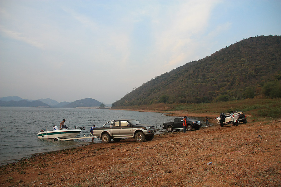 รวมพลกลับบ้าน เรือครายเรือมัน ลากกันกลับไป
 :grin: :grin: :grin:
