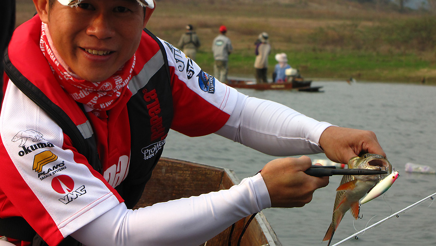 
   ชัดๆครับ  ต้องของ rapala เท่านั้น   :love: