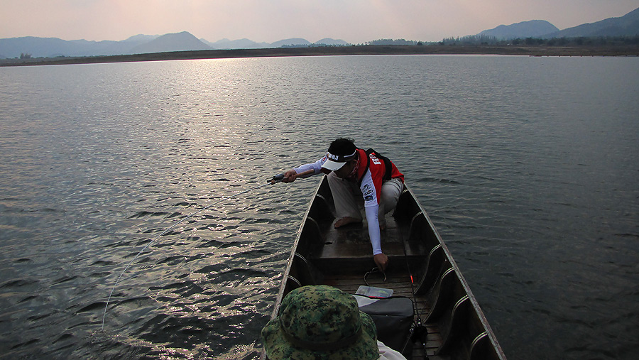 [q][i]อ้างถึง: ศาลายอด posted: 26-01-2554, 21:54:51[/i]

 :ohh: :ohh: :ohh:..............อย่างนี้ไ