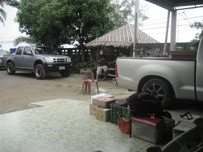  :grin: มาถึงบ้านเจ้าของเรือ แล้ว ขอพักเหนื่อย กันหน่อยครับ....