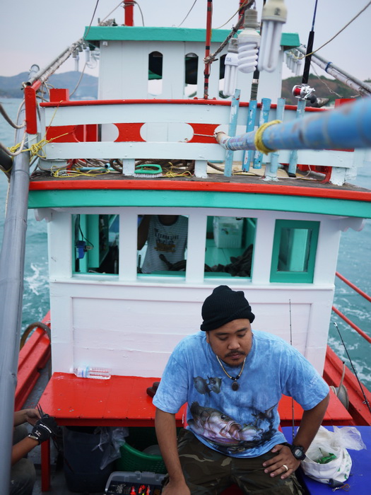 ภายนอกเรือ ใหญ่กว่าลำเก่านิดหน่อยนะผมว่า 