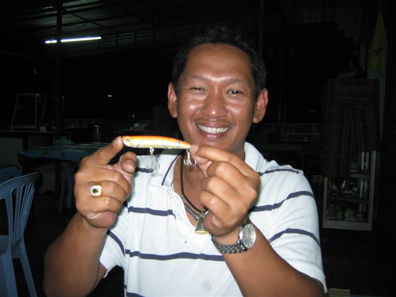 มีโชว์  ร้องเรียกเมียจ๋าหยิบตังให้ที   :laughing: :laughing: