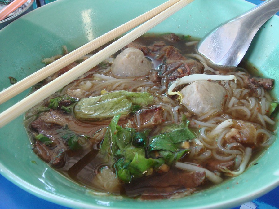 จัดเตี๋ยวแก้เซ็งกันพลางๆครับ.....อิอิอิอิ
