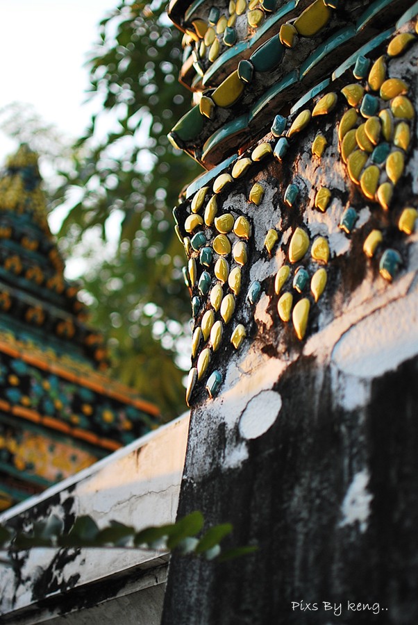 .ภาพนี้ผมให้ชื่อว่า แสงสะท้อน
Nikon D60  เลนส์ 35mm  f.1.8 
iso200  
.ภาพนี้เห็นโดยบังเอิญ ตอนเข้