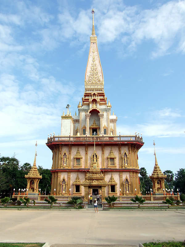 กล้อง ฟูจิ fd6500 โหมด A  ISO 200 ครับ  :grin: :grin: