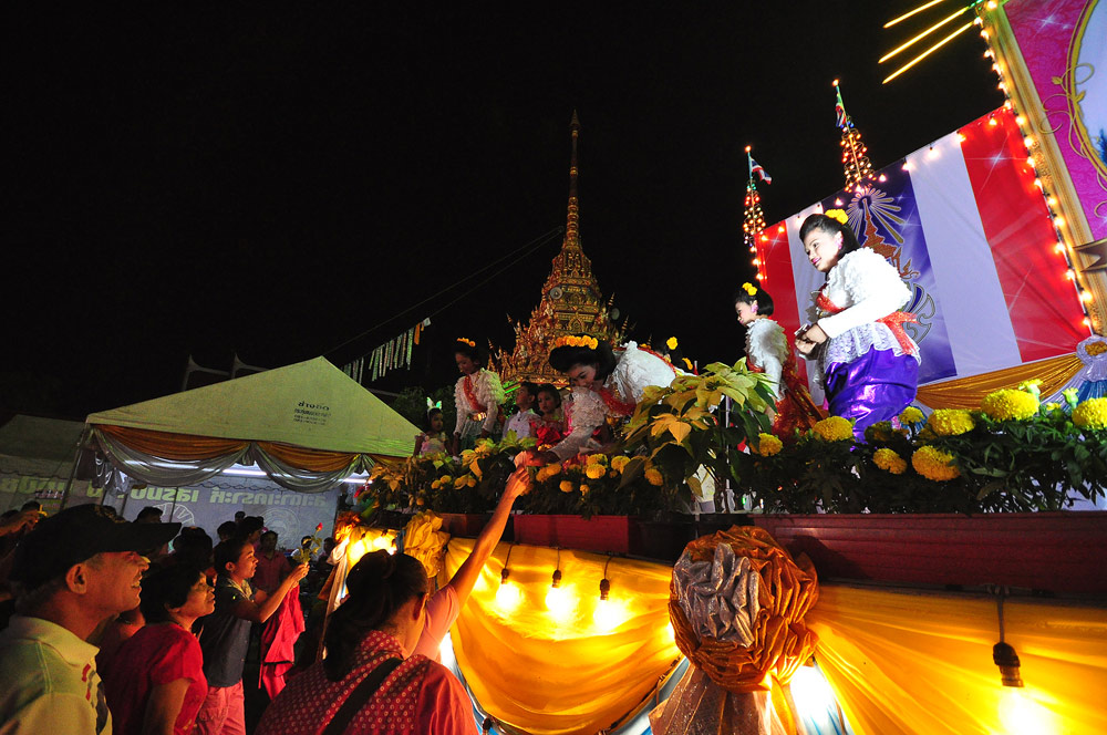 nikon D5000 โหมด M เลนส์ zigma 10-20  WB auto F 4  ISO 1250 SP 5 VIVID เร่งสีกับความคมจากตัวกล้องอีก