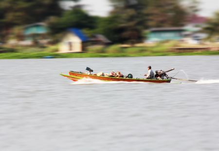 ขอแจมครับน้าภัคกล้องป้ายแดงครับยังหัดอยู่ครับ Canon 60D+SIGMA DC 18-200mm 1/10 f32 ISO100 
ฟิลเตอร์