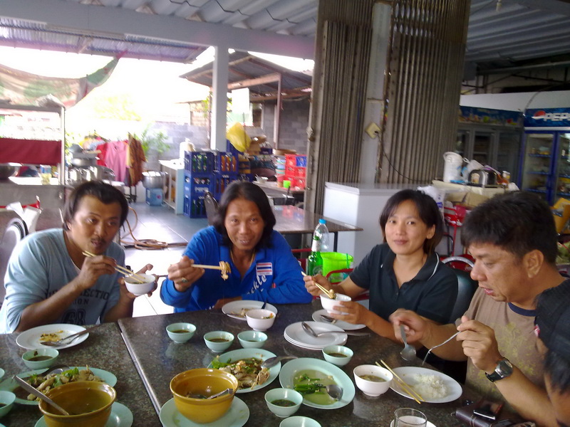 ผมกินอย่างเดียวไม่เกี่ยวกับใคร :laughing