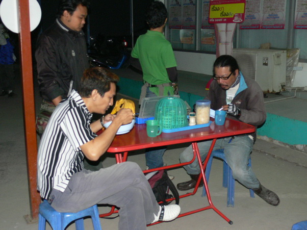 มาต่อในกล้องผม 

น้องผมถ่ายตามเคย

ใครมาถึงก่อนก็กินก่อนได้เลย :cheer: