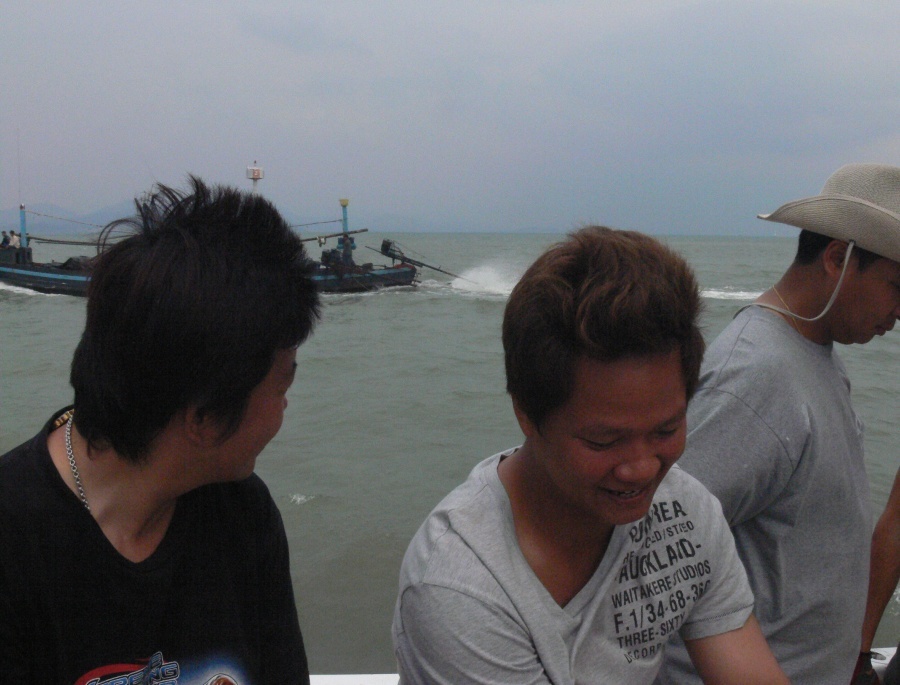 ทางกลุ่มน้าโอเว่น ก็กำลังปรึกษากันเรื่อง ปลา :grin: