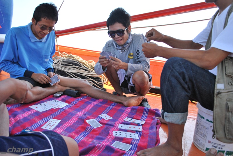ชิวนานเกินไม่มีอะไรทำ   :laughing:

( ถ้าไม่เหมาะสม ลบได้เลยครับน้าเวป )   :smile: