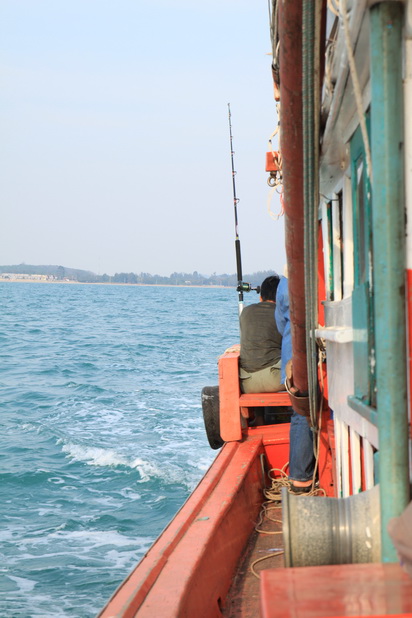 บรรยากาศด้านหลังเรือครับ