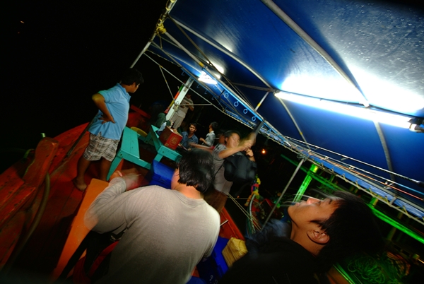 และก็ลงเรือกัน :grin: