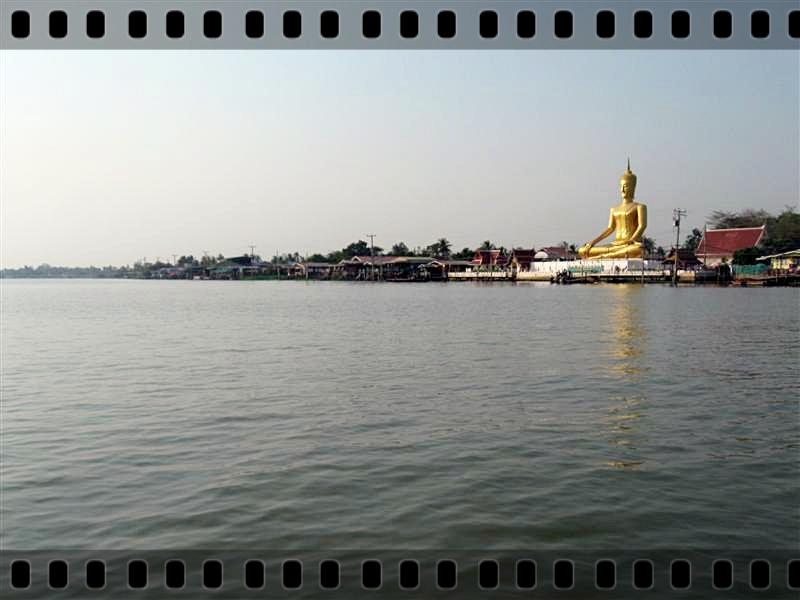  [b]หลบมาทางเกาะเกร็ดเผื่อจะเจอปั๊มน้ำมันบ้างไม่งั้น..ได้พายแน่ๆ...55[/b] :flag: :flag: :flag: