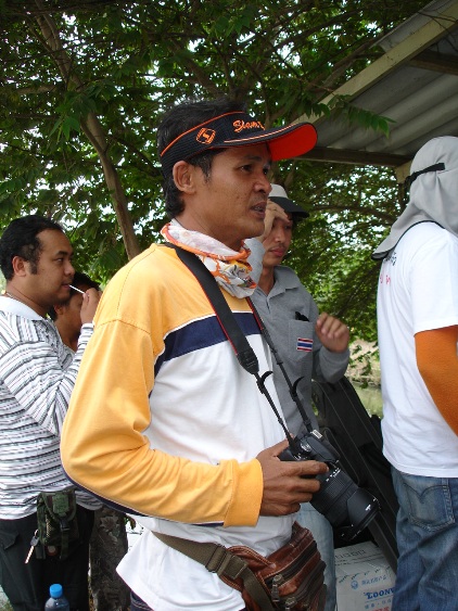 ถ่ายรูปคนอื่นมาเยอะผมถ่ายให้น้าเอ