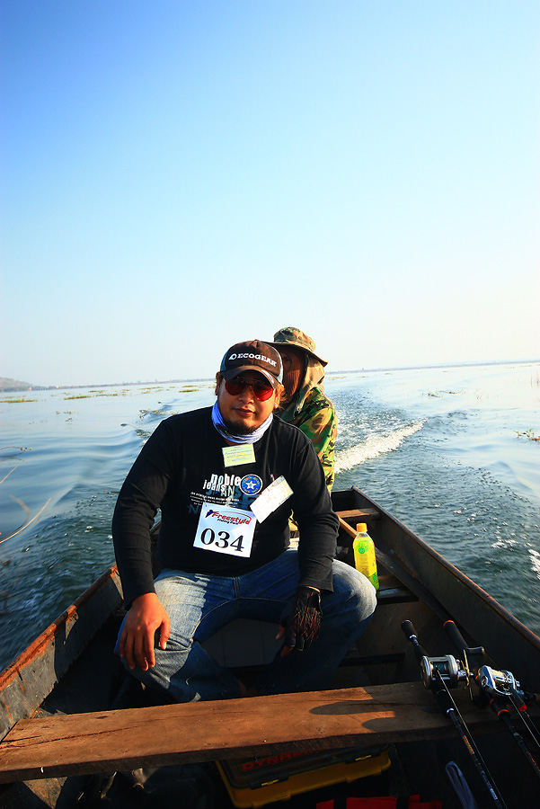 ช่วงสายๆ ไต๋พาย้ายเข้าต้นน้ำครับ  :gri