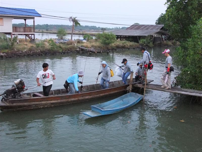 ต่างก็ทยอยลงเรือครับ  :grin: :grin: :grin: :grin: :grin: :grin: :grin: :grin: :grin: :grin: