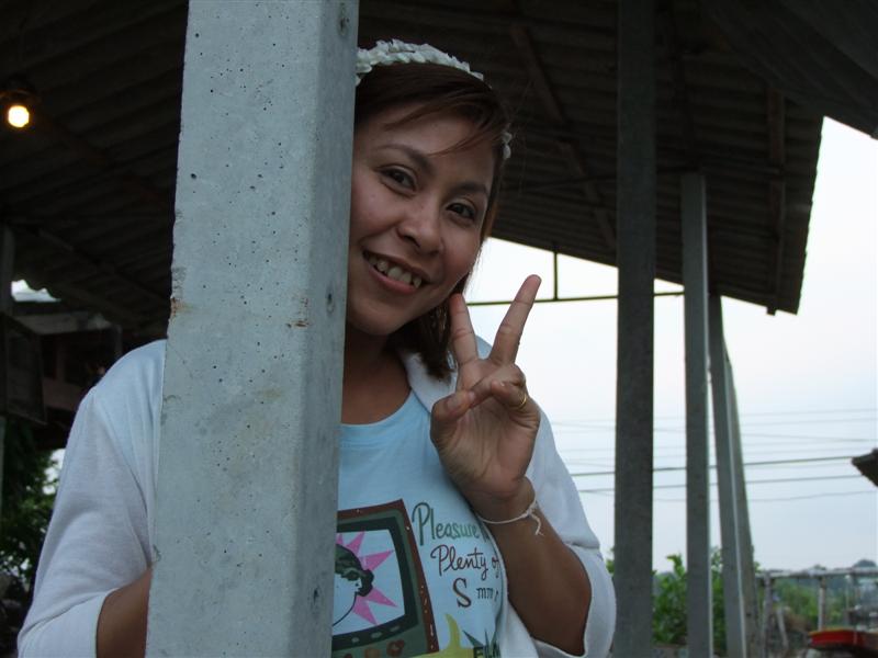 ผบ. ใครเนี่ย ( หมั่นใส้ )  อิอิ  :laughing: :laughing: :