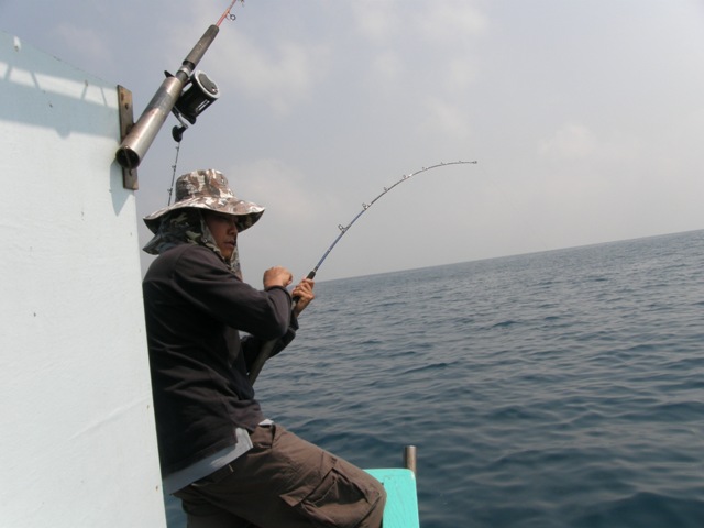 จากหัวเรือมาท้ายเรือ