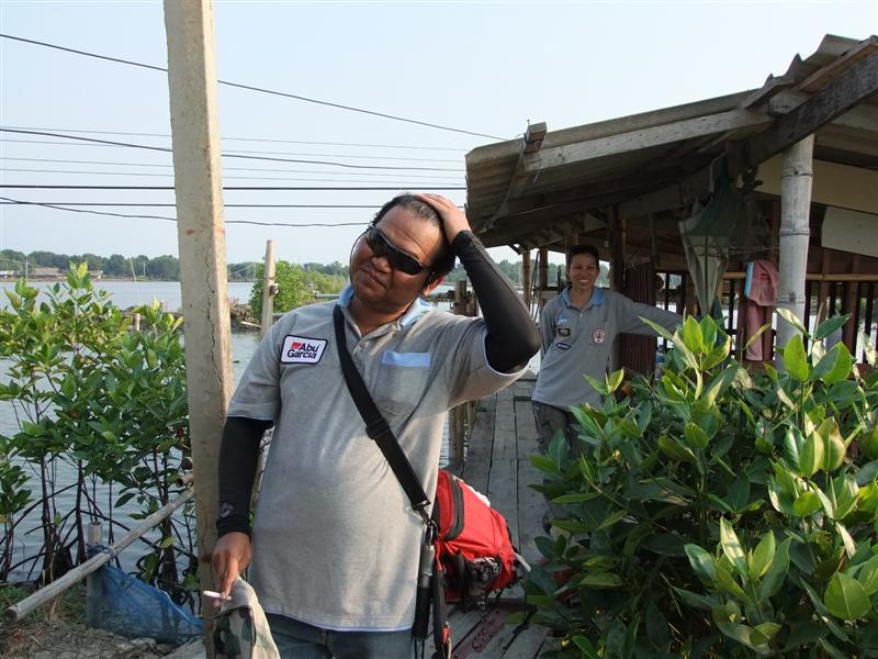 อ้าว เพ่ ๆ ร้อนไม่พอเหรอ  :laughing: :laughing: :laughing: