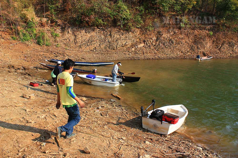 น้าเต่าลงเรือกับน้องคิม

  ผมลงกับน้าปราย
  
    ส่วนน้าป้อม ลงกับลูกชาย