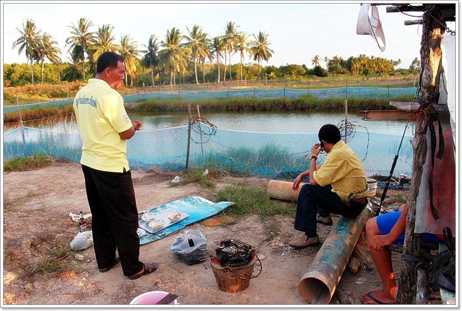  [b]สงัดแห่ง..ริ้วรอยแสงสุดท้ายของวัน 

มีการนัดหมายโดย บังสุขุม..อบต.ใน พท.เจ้าของบ้านใจดี เตรียม