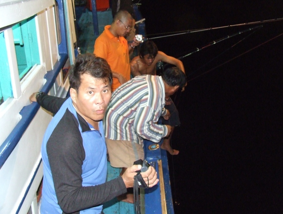 q][i]อ้างถึง: BLACK_MARLIN posted: 11-02-2554, 19:59:37[/i]

++++แอบดูอ