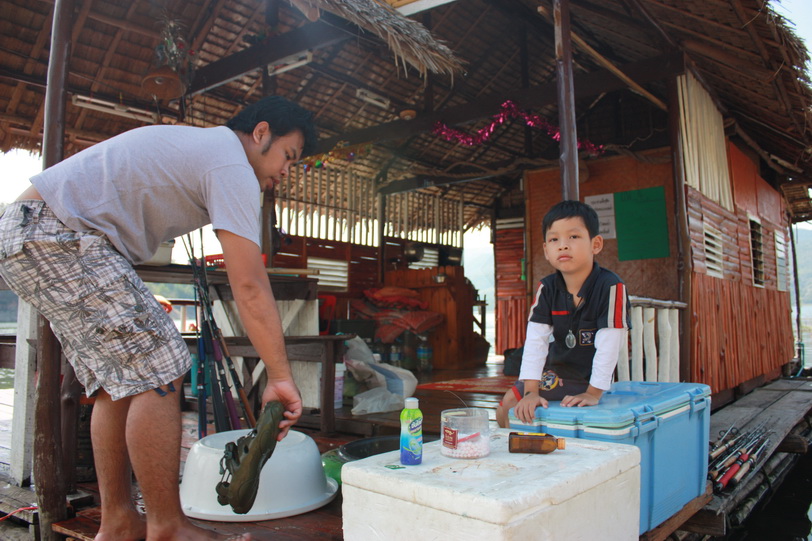 หลังเหยือสูตรนี้หมดผสมสูตรใหม่ปลาก็ไม่กินอีกเลยครับ เตรียมตัวกลับดีกว่า 
