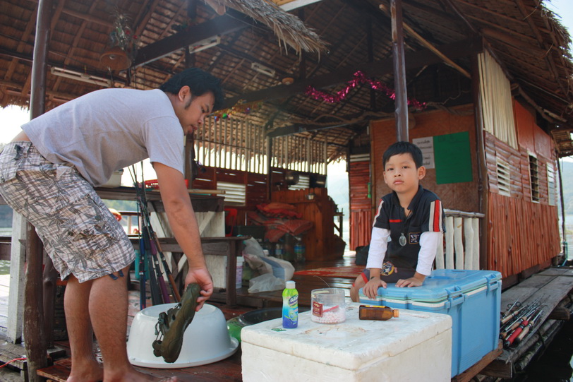 หลังเหยือสูตรนี้หมดผสมสูตรใหม่ปลาก็ไม่กินอีกเลยครับ เตรียมตัวกลับดีกว่า 