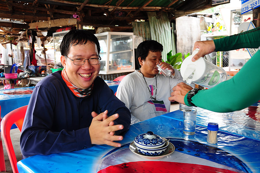 ร้านประจำเวลามาป่าสัก ท่านเทพกุเรานี่นิ่งดีจริงๆ เก็บอาการได้สุดยอด ไม่หวั่นแม้ยังแห้วอยู่:grin: :gr