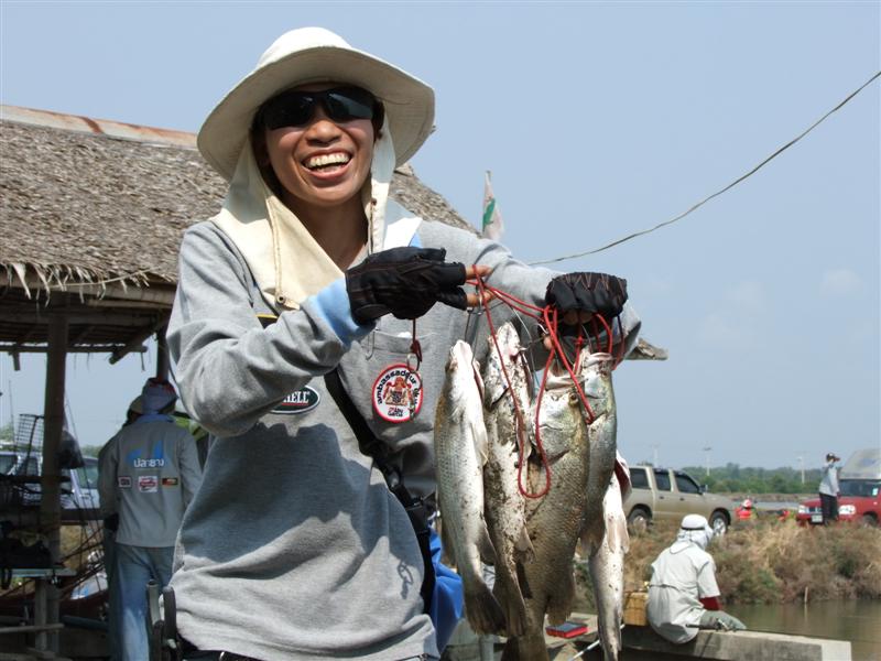 นั่น นั่น ยังไม่หยุดหัวเราะอีก  :laughing: :