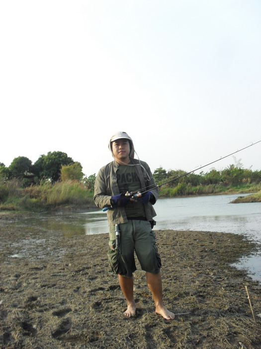 น้าโก๋ หันมาบอกว่า ยังเลยครับน้านก อ่าวๆๆๆๆๆ....แล่วๆๆๆๆ......รู้แล้วครับว่าจะยำใครอิอิอิ.....น้าโก๋