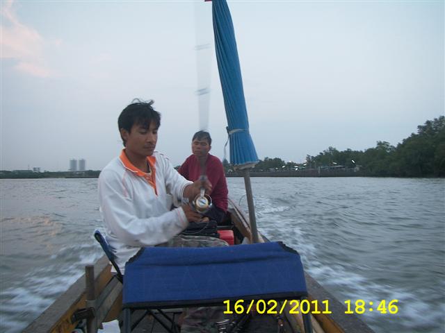 ไม่ค่อยกินเราก็ร่องเรือกลับ :smile: :smile: