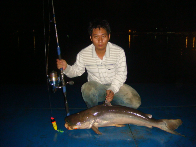 น้าโต้งอีกแล้วครับ  ดูจากสีหน้าคงเหนื่อยใช้ได้เหมือนกันนะ :grin: :grin: