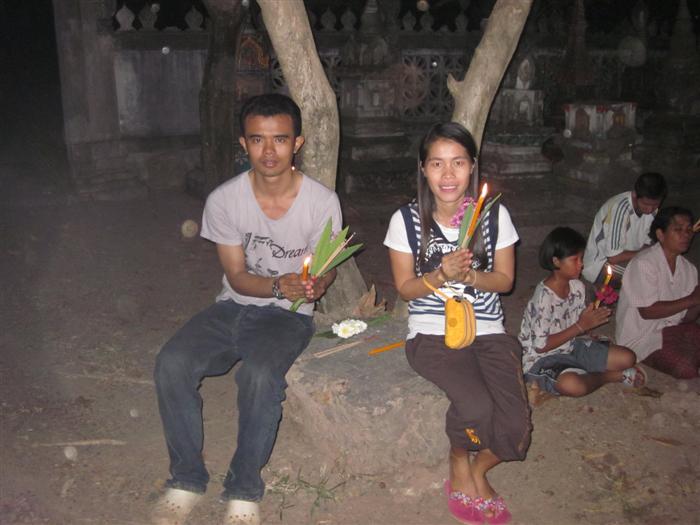 พอดีวันที่ผมไปตรงกับวัน มาฆบูชา เลยจะชวนพี่ๆไปเที่ยววัดที่บ้านนอกกันคับ